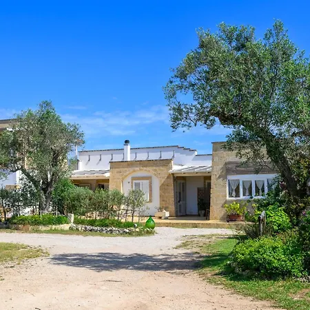 לינה וארוחת בוקר Tenuta Calitre מלנדוניו